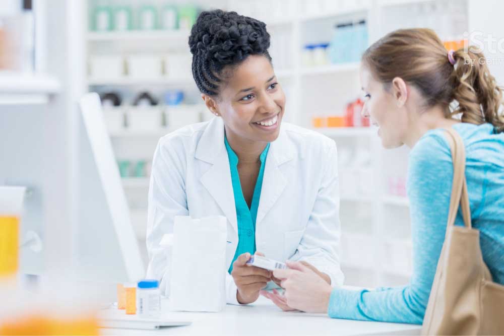 CFF articula PL prevendo piso salarial de R$ 6,5 mil para o farmac&ecirc;utico