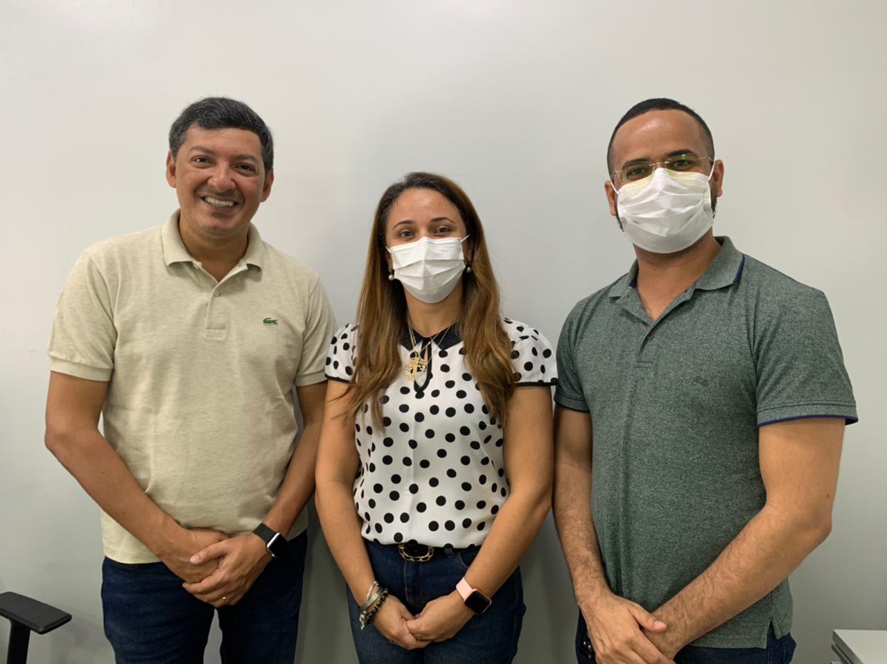 CRF-AM se re&uacute;ne com  l&iacute;der da bancada do governo na Aleam